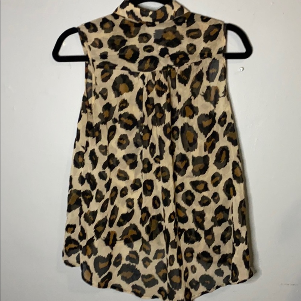 Leopard Button-up Tank - Picture 5 of 6